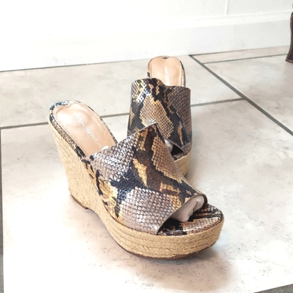 Via Spiga Shoes, Sz 8.5, Snakeskin, Platform Mules, Corded Sides, Leather Upper‎
